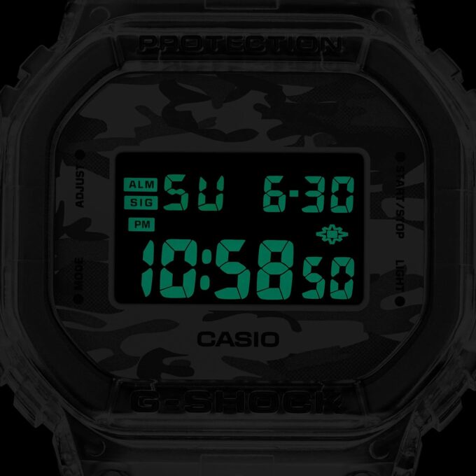 Montre Homme Casio G-Shock - DW-5600SKC-1DR - Bracelet en Résine Noir - Affichage Numérique - Résistant à l'eau