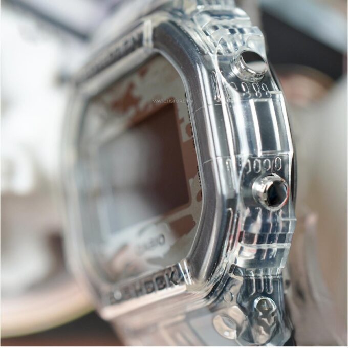 Montre Homme Casio G-Shock - DW-5600SKC-1DR - Bracelet en Résine Noir - Affichage Numérique - Résistant à l'eau