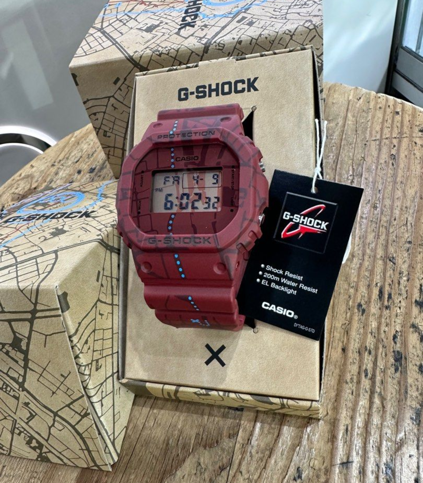 Montre Homme Casio G-SHOCK - DW-5600SBY-4DR - Bracelet en Résine - Rouge Bordeau - Affichage numérique - Résistant à l'eau – Image 3