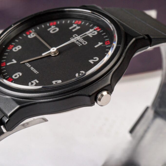 Montre Jeunesse Casio - MQ-24-1BLDF - Bracelet en Résine Noir - Affichage analogique - Résistant à l'eau