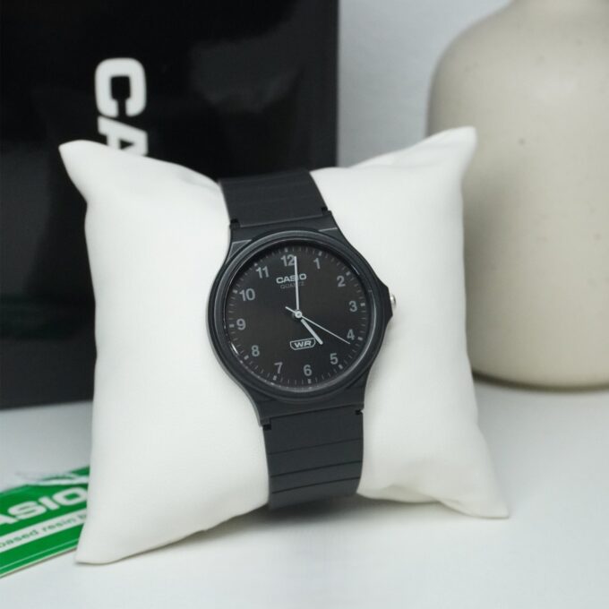 Montre Jeunesse Casio - MQ-24-1BLDF - Bracelet en Résine Noir - Affichage analogique - Résistant à l'eau