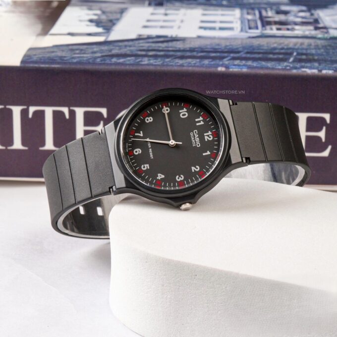 Montre Jeunesse Casio - MQ-24-1BLDF - Bracelet en Résine Noir - Affichage analogique - Résistant à l'eau