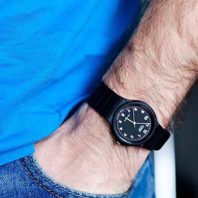 Montre Jeunesse Casio - MQ-24-1BLDF - Bracelet en Résine Noir - Affichage analogique - Résistant à l'eau