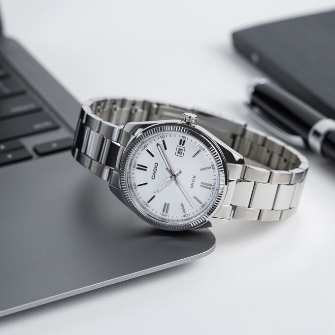 montre homme casio mtp 1302d 7a1vdf bracelet en acier inoxydable affichage analogique résistant à l'eau