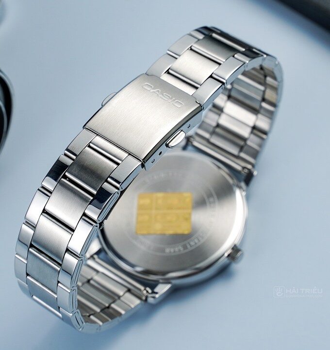 montre homme casio mtp b130d 7avdf bracelet en acier inoxydable affichage analogique résistant à l'eau