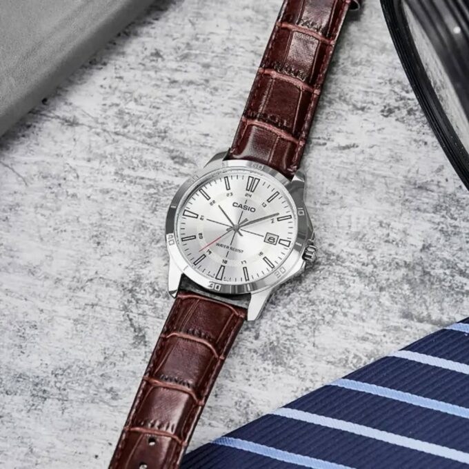Montre Homme Casio - MTP-V004L-7CUDF - Bracelet en Cuir Marron - Affichage analogique - Résistant à l'eau