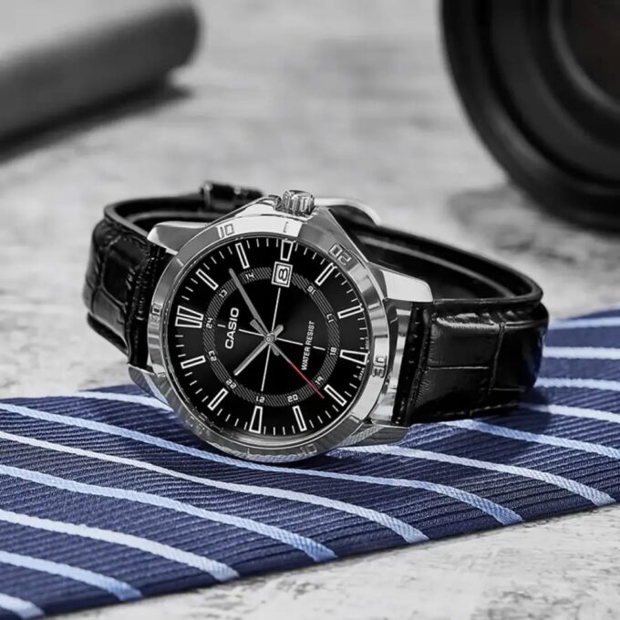 Montre Homme Casio - MTP-V004L-1CUDF - Bracelet en Cuir Noir - Affichage analogique - Résistant à l'eau