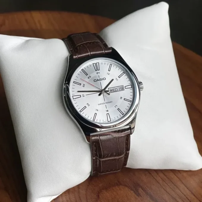 montre homme casio mtp v006l 7cudf bracelet en cuir marron affichage analogique résistant à l'eau