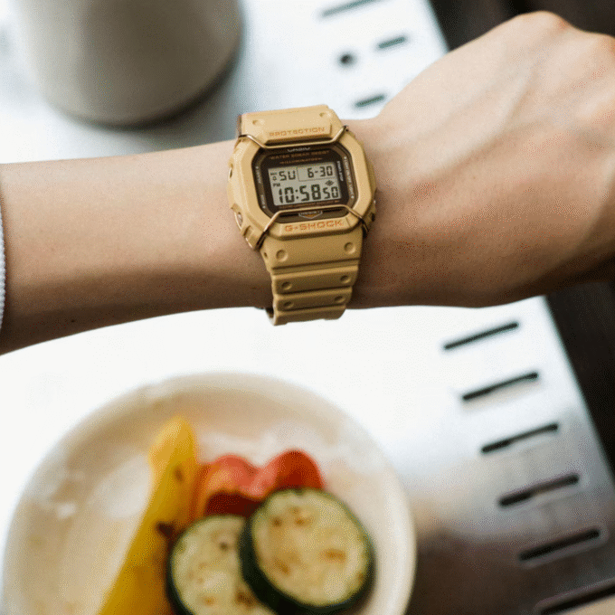 Montre Homme Casio G-Shock - DW-5600PT-5DR - Bracelet en résine - Affichage numérique - Résistant à l'eau