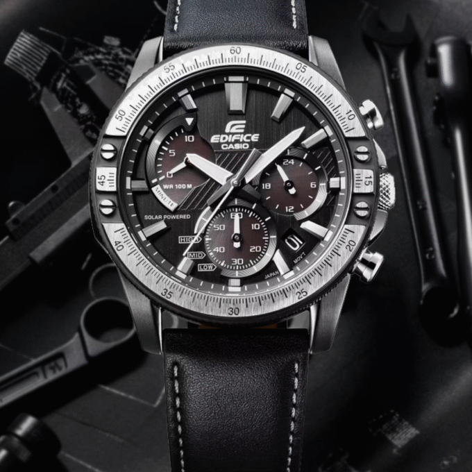 Montre Homme Casio Edifice SOLAIRE - EQS-930TL-1AVUDF - Bracelet en Cuir Noir - Affichage analogique - Chronographe - Résistant à l'eau