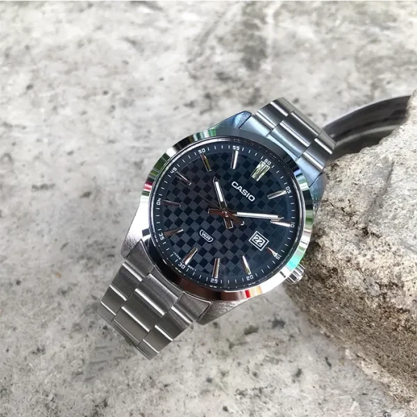 montre homme casio mtp vd03d 2audf bracelet en acier inoxydable affichage analogique résistant à l'eau