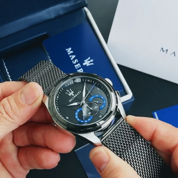 Montre Homme Maserati - R8873612006 - Bracelet en Acier Inoxydable Noir - Affichage analogique - Résistant à l'eau