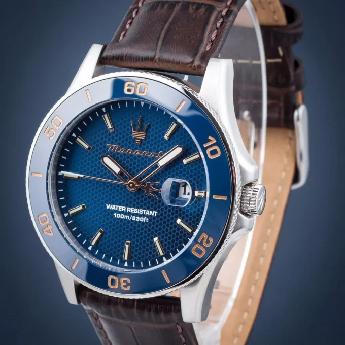 Montre Maserati Competizione en Cuir Marron - R8851100004 - Bracelet en cuir Marron - Affichage analogique - Résistant à l'eau