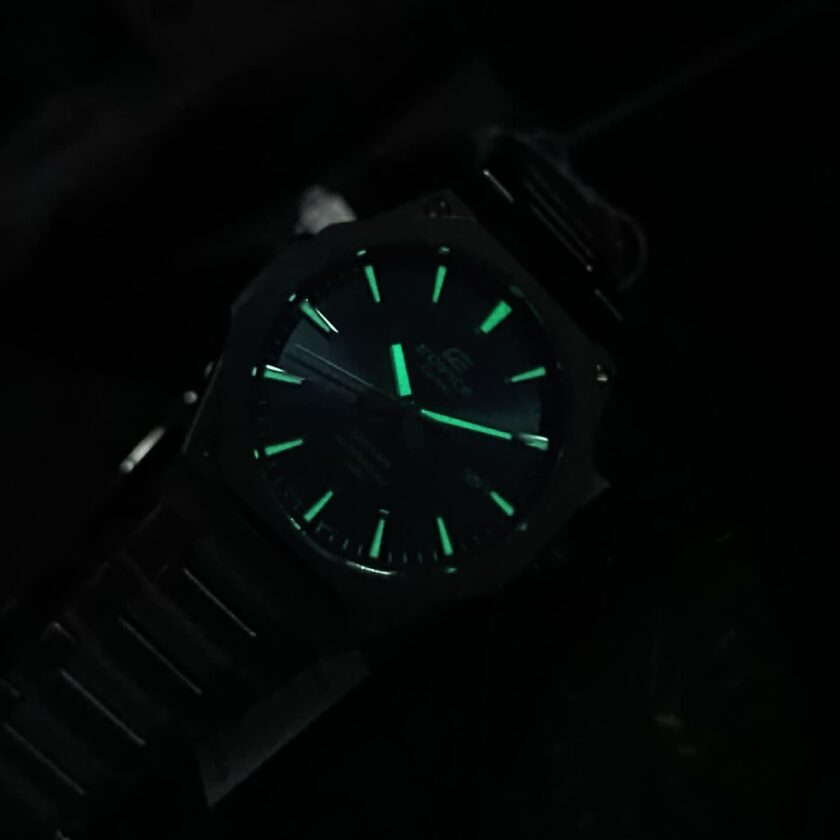 montre homme casio edifice efr s108d 2avudf bracelet en acier inoxydable cadran sapphire affichage analogique résistant à l'eau verre saphir