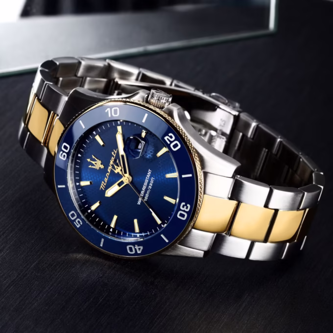 aiwatch_R8873600007 - MASERATI Montre Homme Maserati Compétition - R8873600007 - Bracelet en Acier Inoxydable - Affichage analogique - Résistant à l'eau