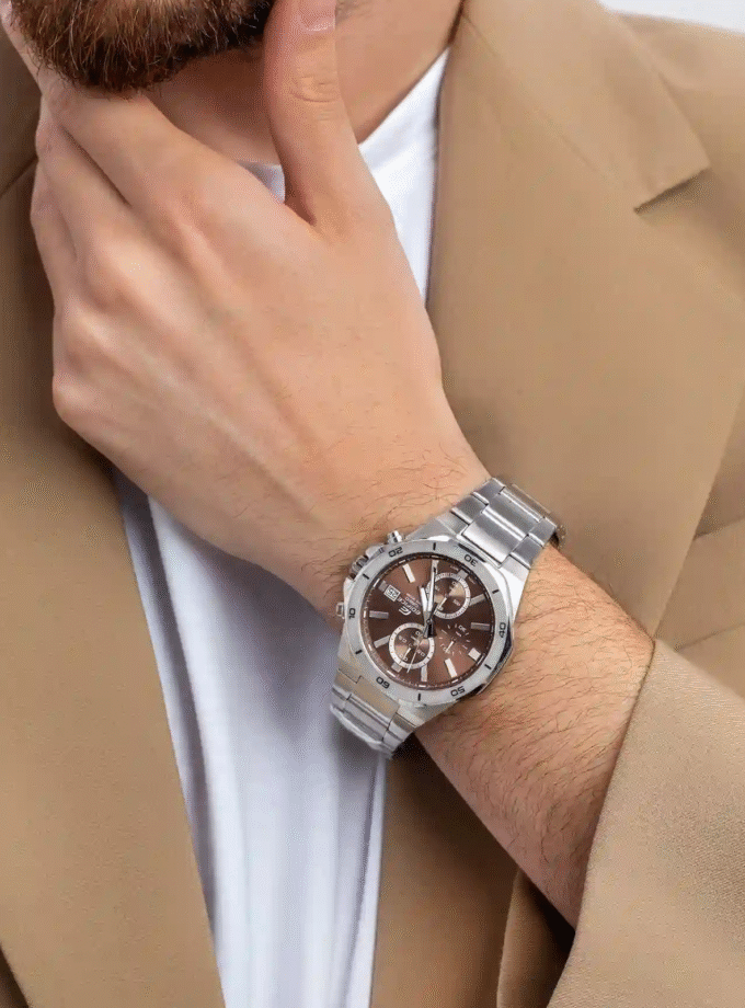 Montre Homme Casio Edifice - EFV-640D-5AVUDF - Bracelet en Acier Inoxydable - Cadran Marron - Affichage analogique - Résistant à l'eau