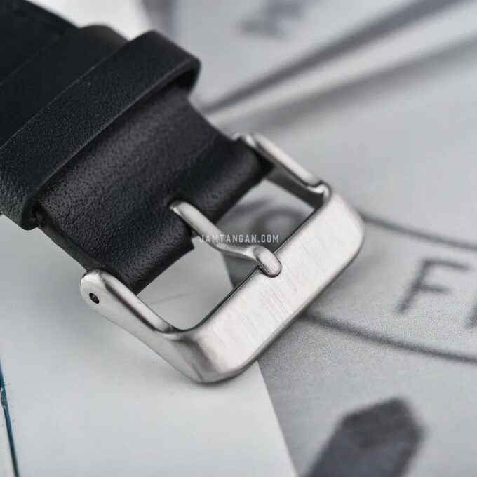 Montre Homme Casio Edifice - EQS-950BL-5AVUDF - Bracelet en Cuir noir - Affichage analogique - Résistant à l'eau