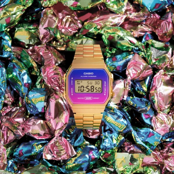 Montre Casio Vintage - A168WERG-2ADF - Bracelet doré en Acier Inoxydable - Affichage Numérique - Résistant à l'eau
