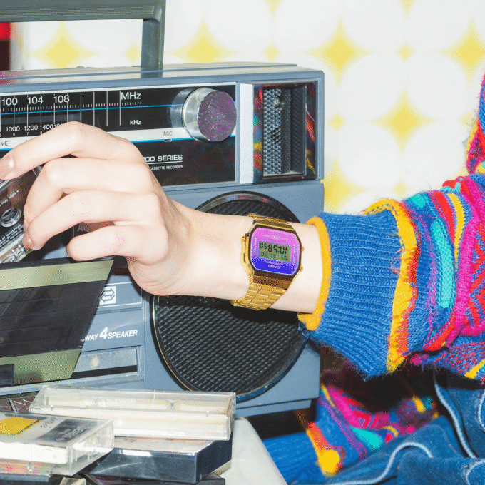 Montre Casio Vintage - A168WERG-2ADF - Bracelet doré en Acier Inoxydable - Affichage Numérique - Résistant à l'eau