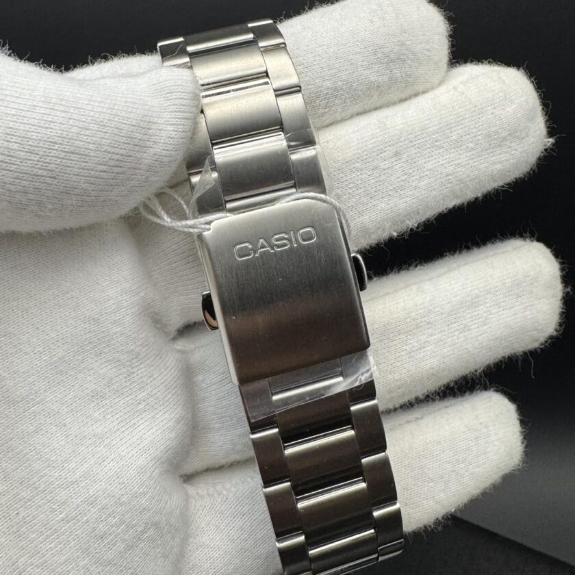 montre homme casio amw 880d 2a1vdf bracelet en acier inoxydable analogique numérique résistant à l'eau