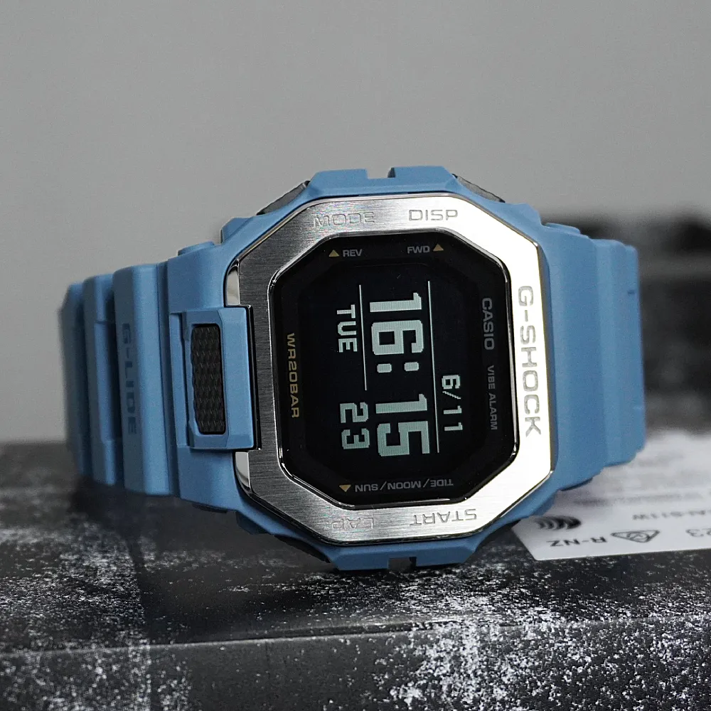 montre-homme-casio-g-shock-gbx-100-2adr-bracelet-en-resine-bleu-ciel-affichage-numerique-resistant-a-leau-gbx-100-2adr