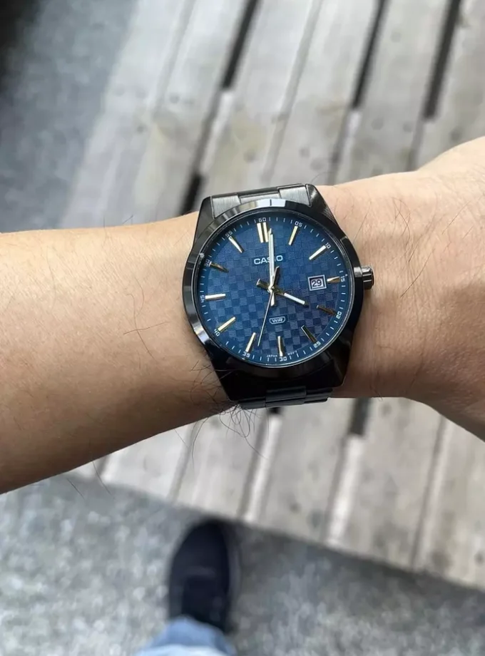 montre homme casio mtp vd03b 2audf bracelet en acier inoxydable noir affichage analogique résistant à l'eau