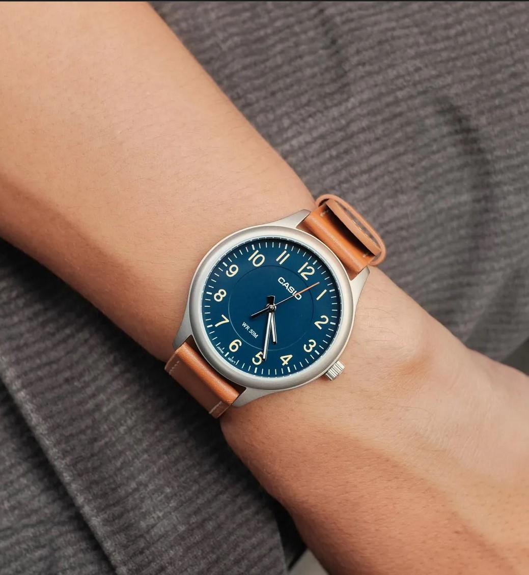 montre homme casio mtp b160l 2bvdf bracelet en cuir affichage analogique résistant à l'eau