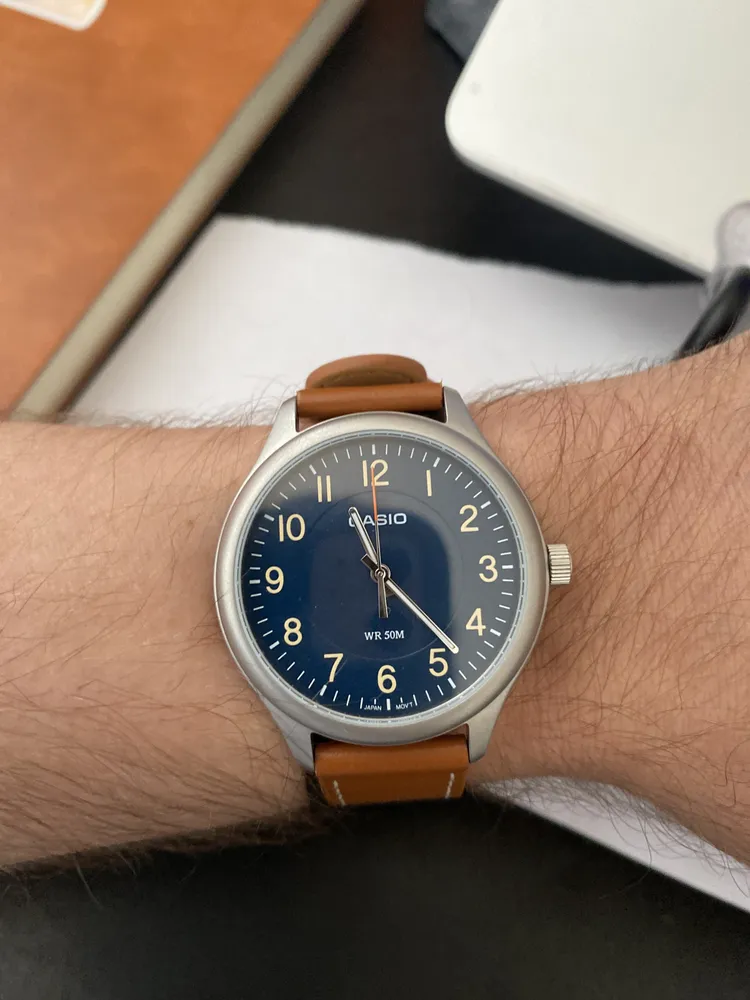 montre homme casio mtp b160l 2bvdf bracelet en cuir affichage analogique résistant à l'eau