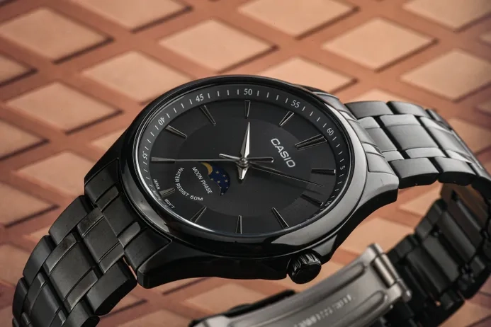 montre homme casio mtp m100b 1avdf bracelet en acier inoxydable noir affichage analogique résistant à l'eau