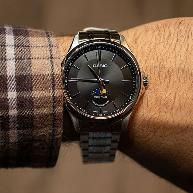 montre homme casio mtp m100b 1avdf bracelet en acier inoxydable noir affichage analogique résistant à l'eau