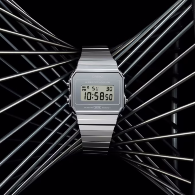 Montre Casio Vintage - A700WEV-7ADF - Bracelet en Acier Inoxydable - Affichage numérique - Résistant à l'eau