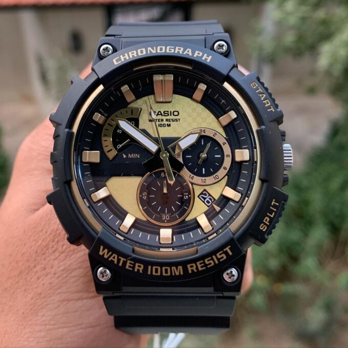 Montre Casio MCW-200H-9AVDF - Design Pratique avec Éclairage et Affichage Lumineux