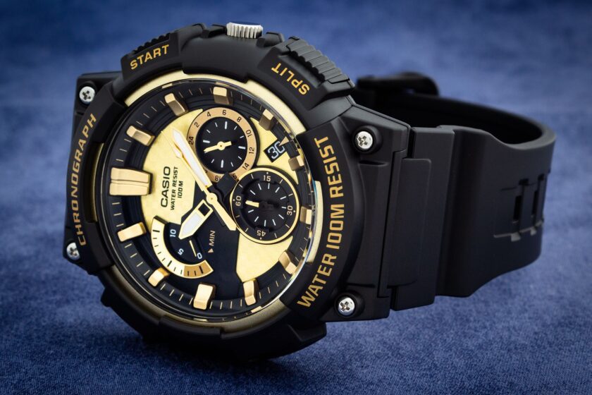 montre casio mcw 200h 9avdf design pratique avec Éclairage et affichage lumineux