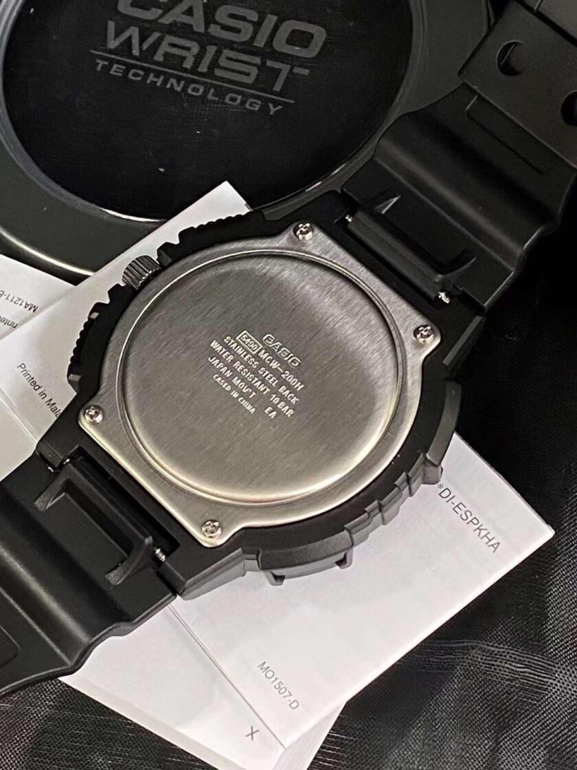 montre casio mcw 200h 9avdf design pratique avec Éclairage et affichage lumineux