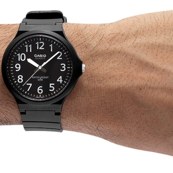 Montre Classique Homme Casio MW-240-1BVDF – Quartz, Bracelet Résine Noire, Étanche 50m, Grand Cadran – Référence MW-240-1BVDF