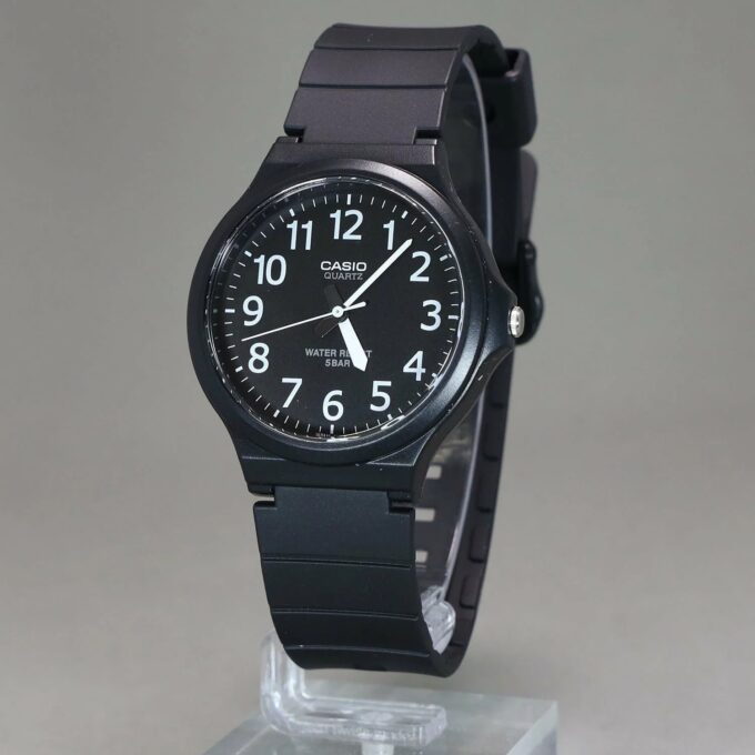 Montre Classique Homme Casio MW-240-1BVDF – Quartz, Bracelet Résine Noire, Étanche 50m, Grand Cadran – Référence MW-240-1BVDF