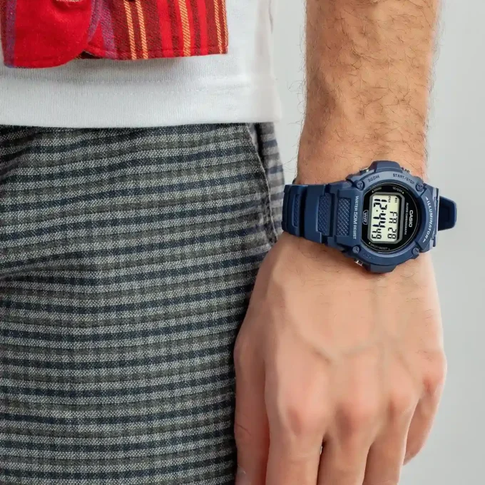 Montre Homme Casio - Style sportif, étanche, alarme, éclairage LED - Résine - Bleu - W-219H-2AVEF