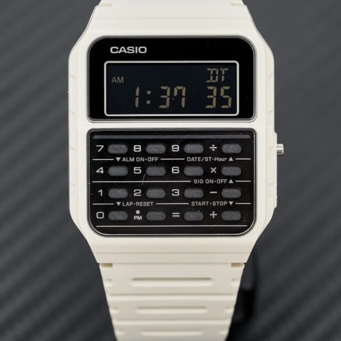 Montre calculatrice Casio CA-53WF-8BDF - Unisexe - Quartz, Double fuseau horaire, Alarme, Chronomètre - Résine - Blanc - CA-53WF-8BDF