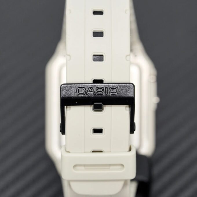 Montre calculatrice Casio CA-53WF-8BDF - Unisexe - Quartz, Double fuseau horaire, Alarme, Chronomètre - Résine - Blanc - CA-53WF-8BDF