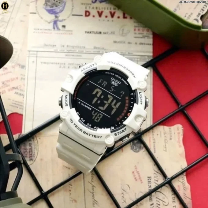 Montre Casio AE-1500WH-8B2VDF - Design Pratique avec Éclairage LED et Bracelet en Résine - 5 Alarmes