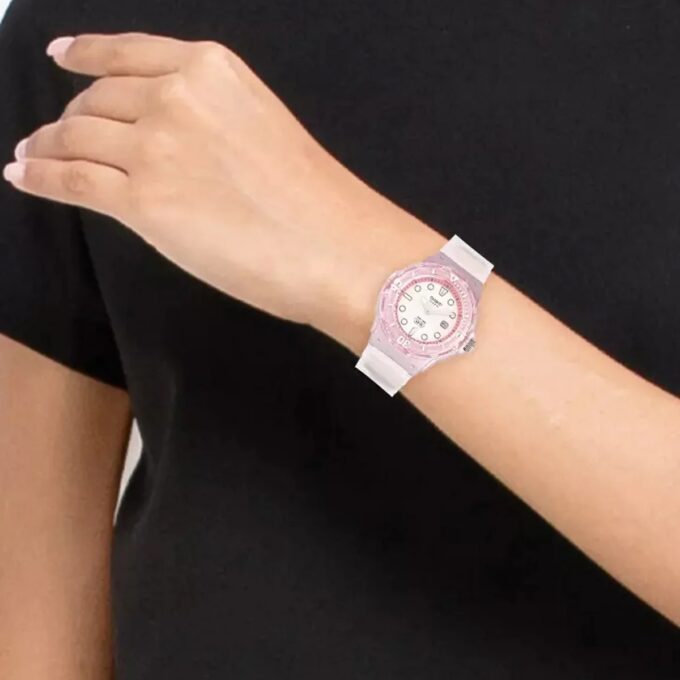 Casio LRW-200HS-4EVDF - Montre Unisexe avec Affichage Analogique et Bracelet en Résine