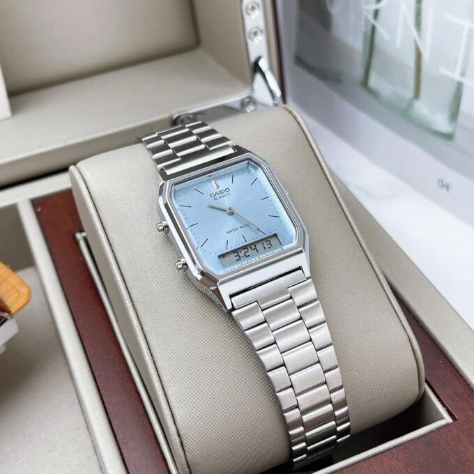 Montre Casio AQ-230A-2A1MQYDF - Design Pratique avec Chronomètre et Alarme Quotidienne - Verre Saphir