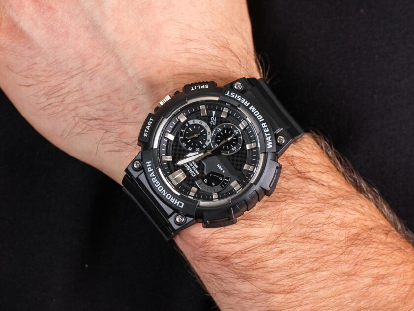 casio-mcw-200h-1avdf-montre-multifonctionnelle-avec-resistance-a-leau-de-200-metres-verre-saphir-mcw-200h-1avdf