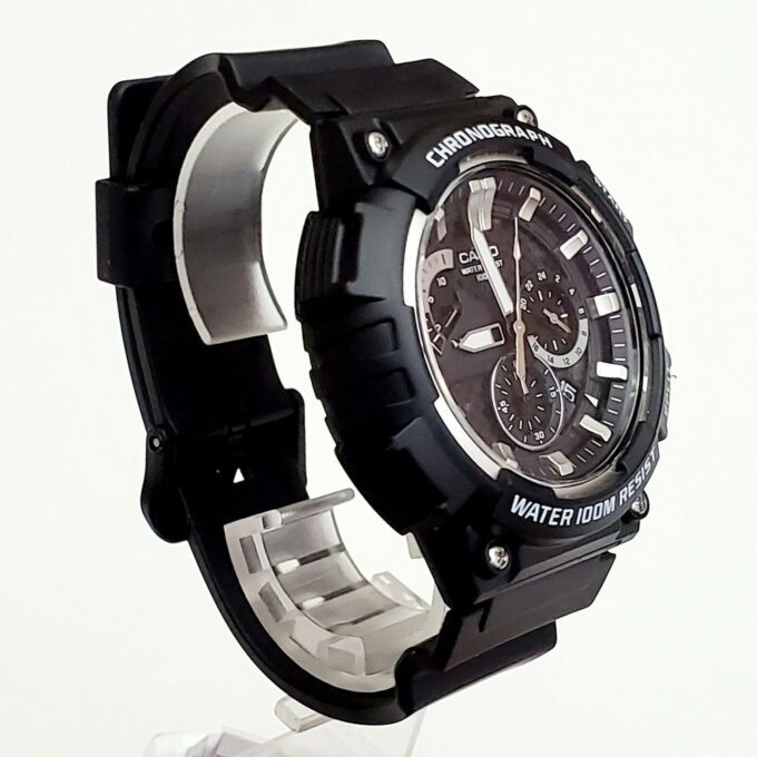 Casio MCW-200H-1AVDF - Montre Multifonctionnelle avec Résistance à l'Eau de 200 mètres - Verre Saphir