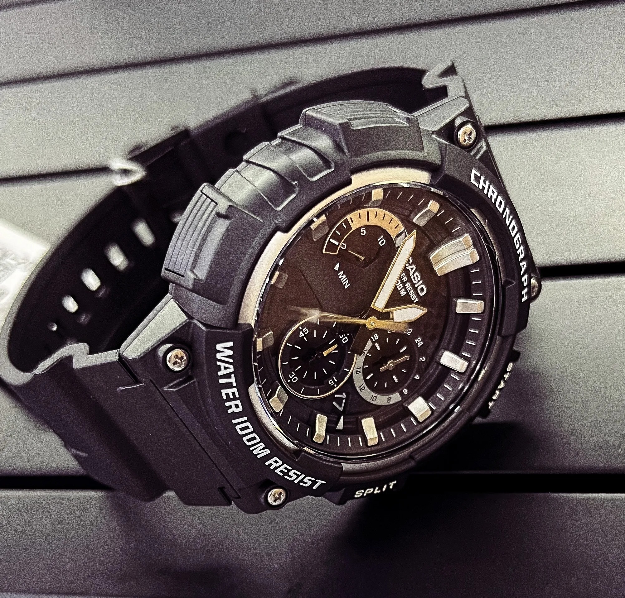 casio-mcw-200h-1avdf-montre-multifonctionnelle-avec-resistance-a-leau-de-200-metres-verre-saphir-mcw-200h-1avdf