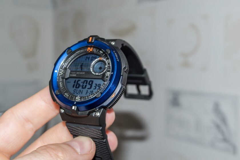 montre-casio-sgw-600h-2adr-ideale-pour-la-plongee-avec-fonctionnalites-avancees-sgw-600h-2adr