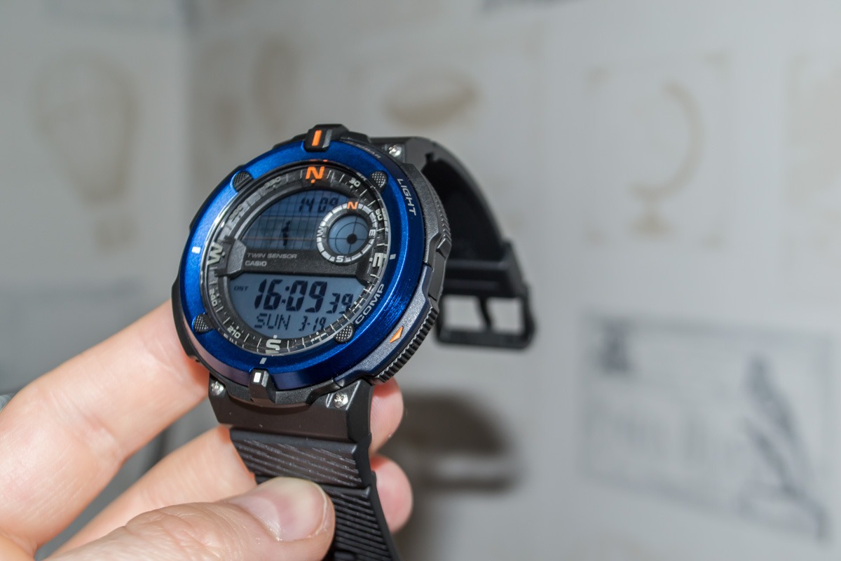 montre-casio-sgw-600h-2adr-ideale-pour-la-plongee-avec-fonctionnalites-avancees-sgw-600h-2adr