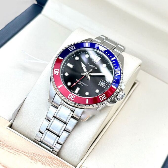 Montre Casio MDV-10D-1A3VDF - Style Sportif avec Cadran Noir et Bracelet en Acier Inoxydable