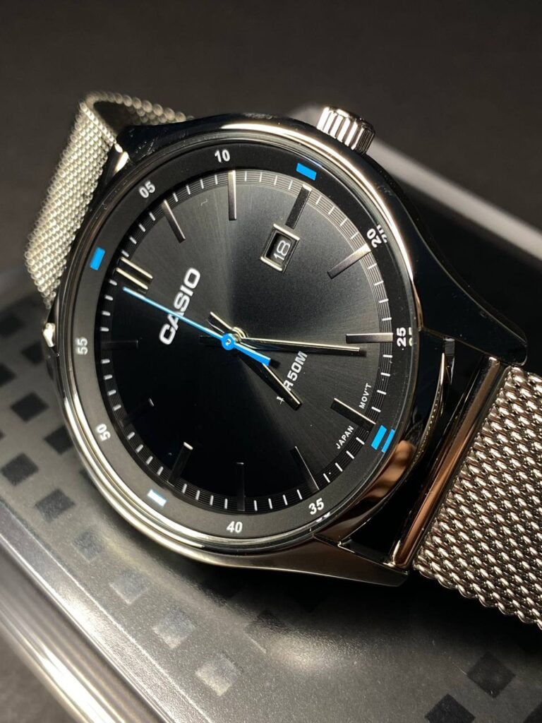 montre homme casio Élégance classique avec cadran noir et bracelet en acier mtp e710m 1avdf
