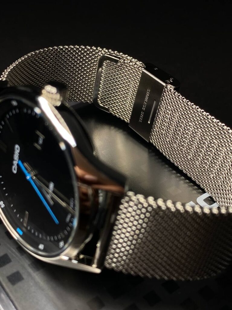 montre homme casio Élégance classique avec cadran noir et bracelet en acier mtp e710m 1avdf